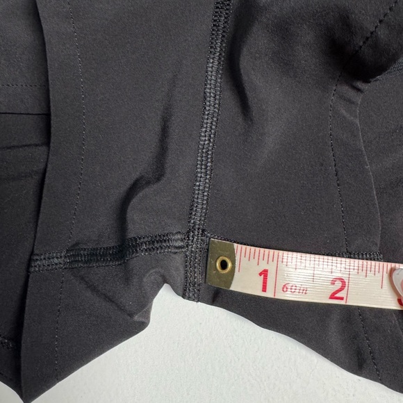 lululemon speed up shorts 2.5” - Picture 9 of 9